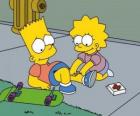 Lisa Simpsons bir kaykay düşme sonra kardeşi Brat kür